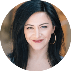 Headshot of Lindsay