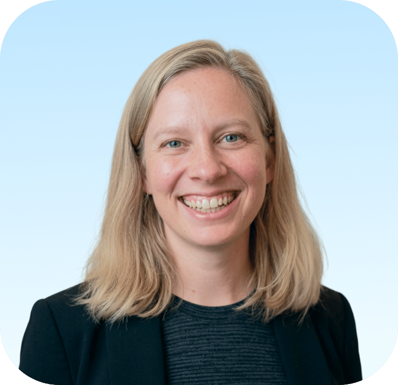 Suzanne Fauvre-Willis headshot